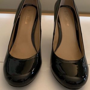 Kelly & Katie Isabel - Black Patent Pumps - 9M